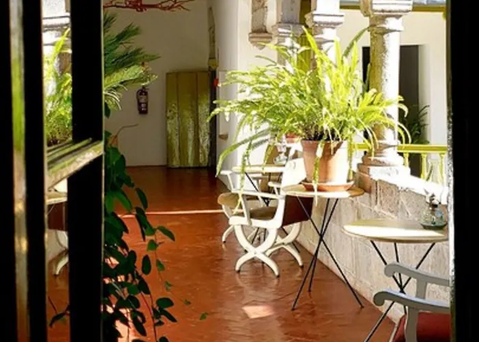 Ninos Meloc Hotel